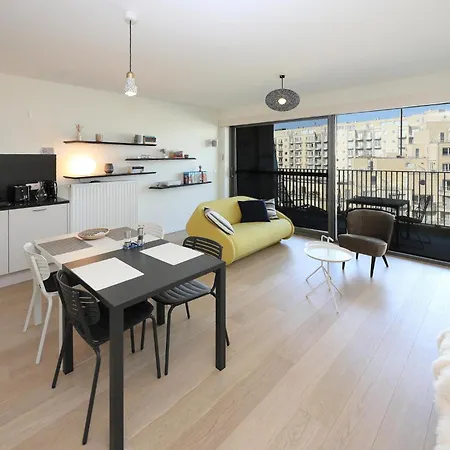 Amazing In With Heated Swimming Pool Apartment